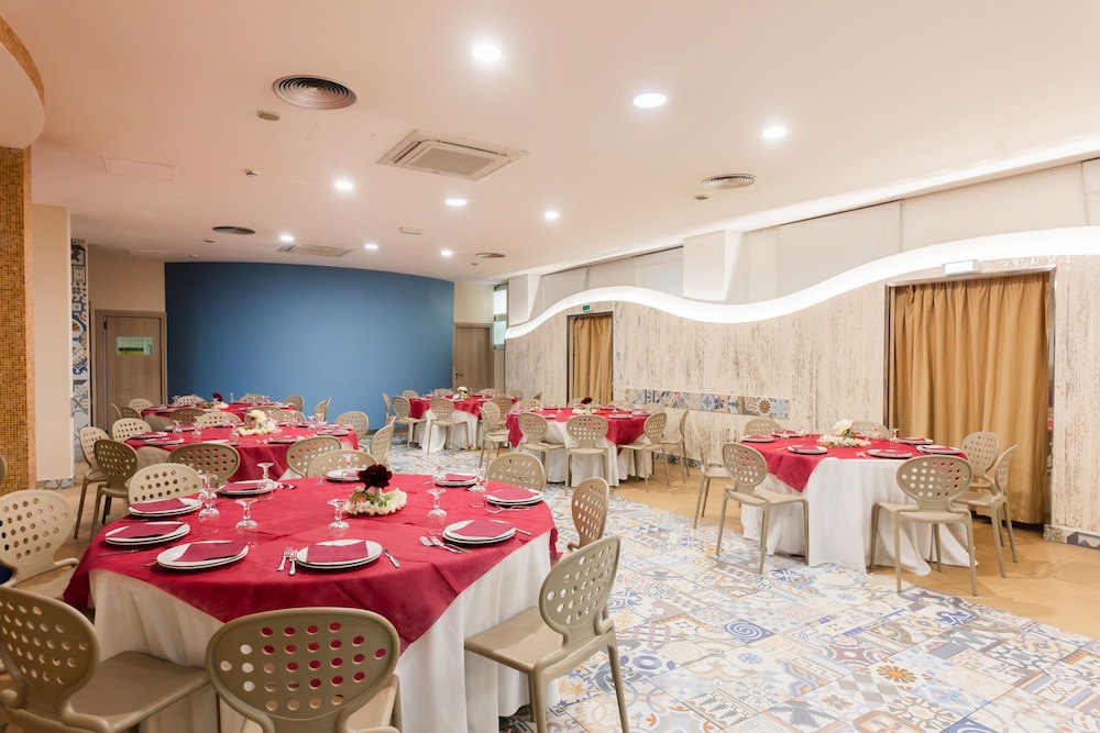 Albergo Athenaeum — Restaurant & bars in Palermo, Sicily