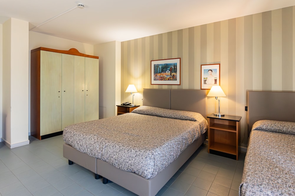Albergo Athenaeum — Hotel rooms in Palermo, Sicily