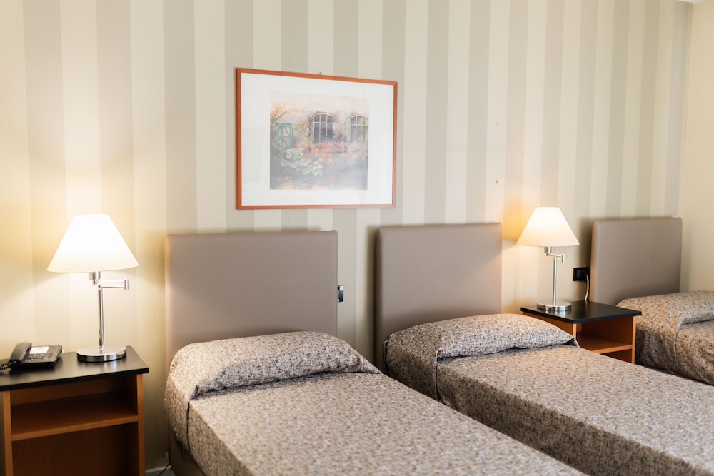 Albergo Athenaeum — Hotel rooms in Palermo, Sicily