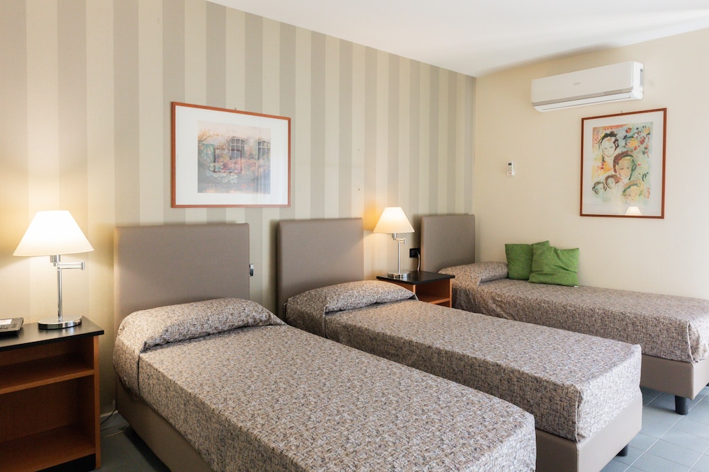 Albergo Athenaeum — Hotel rooms in Palermo, Sicily