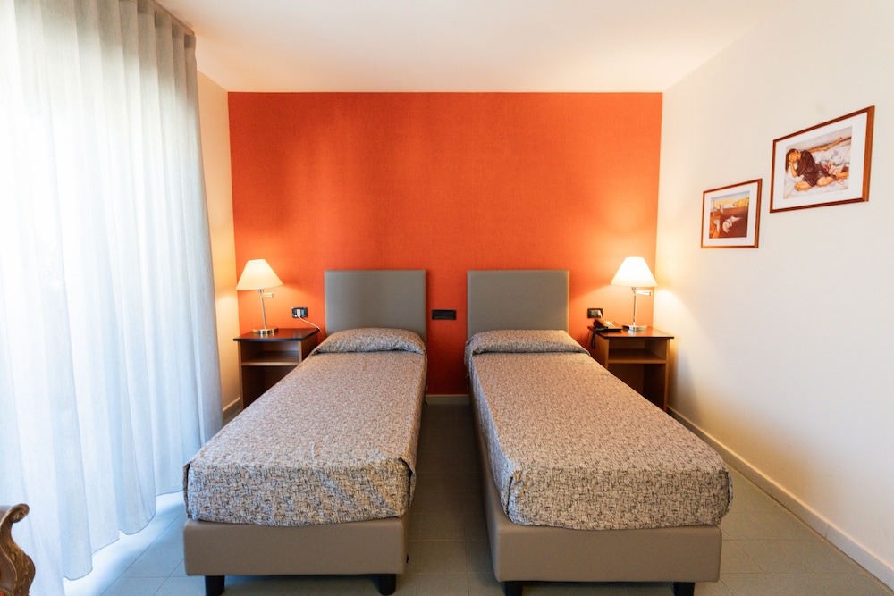 Albergo Athenaeum — Hotel rooms in Palermo, Sicily