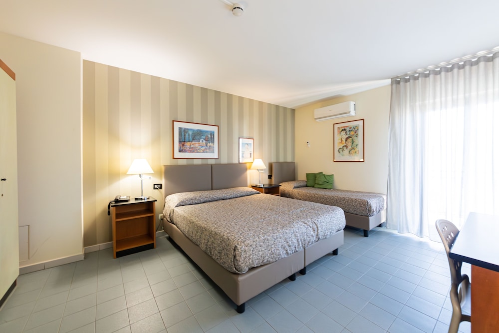 Albergo Athenaeum — Hotel rooms in Palermo, Sicily