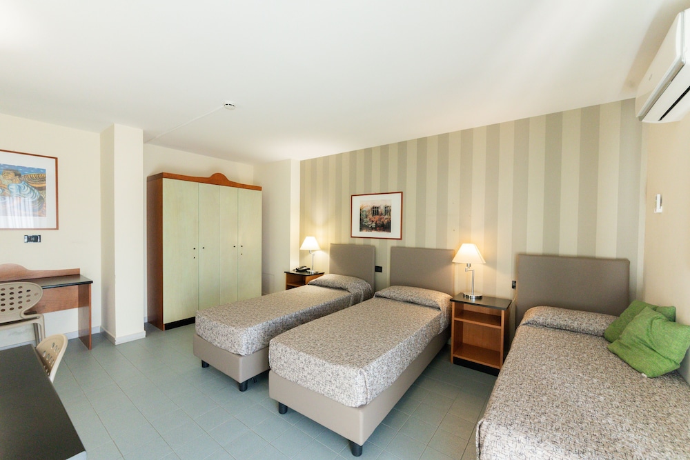 Albergo Athenaeum — Hotel rooms in Palermo, Sicily