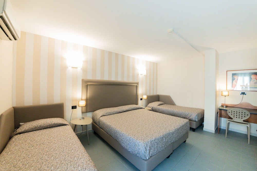 Albergo Athenaeum — Hotel rooms in Palermo, Sicily