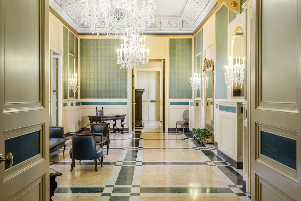 Eurostars Centrale Palace — Hotel building in Palermo, Sicily