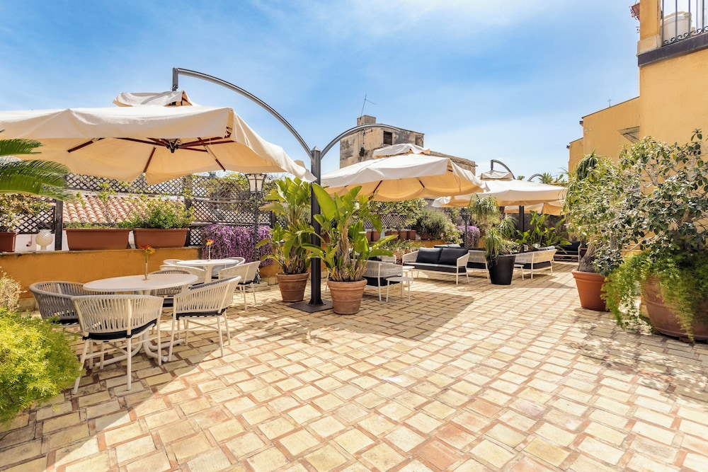 Eurostars Centrale Palace — Hotel building in Palermo, Sicily