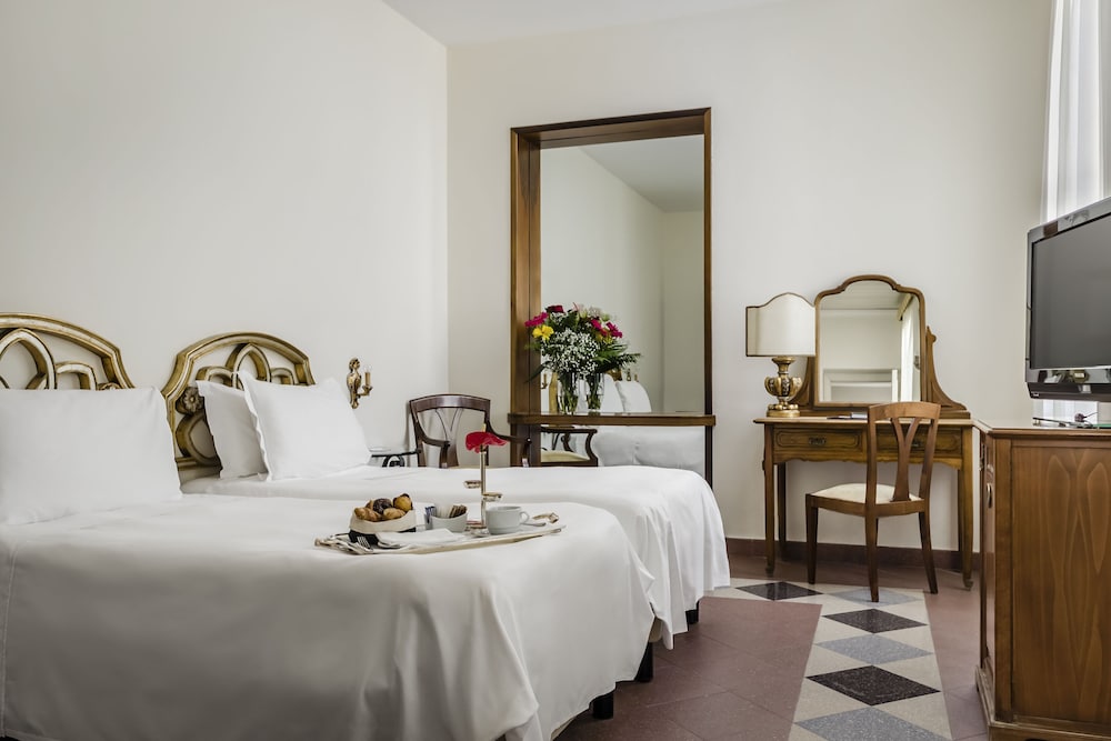 Eurostars Centrale Palace — Hotel rooms in Palermo, Sicily