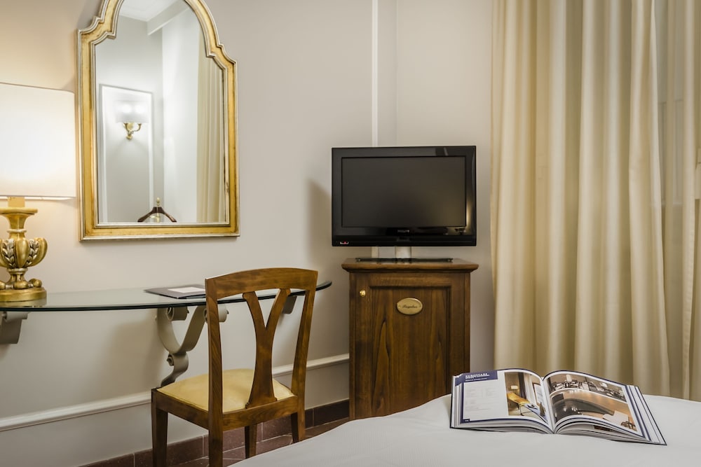 Eurostars Centrale Palace — Hotel rooms in Palermo, Sicily