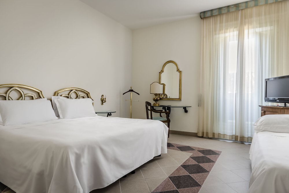Eurostars Centrale Palace — Hotel rooms in Palermo, Sicily