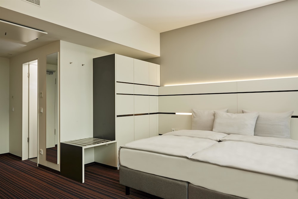 HYPERION Hotel Hamburg — Hotel rooms in Hamburg, Hamburg