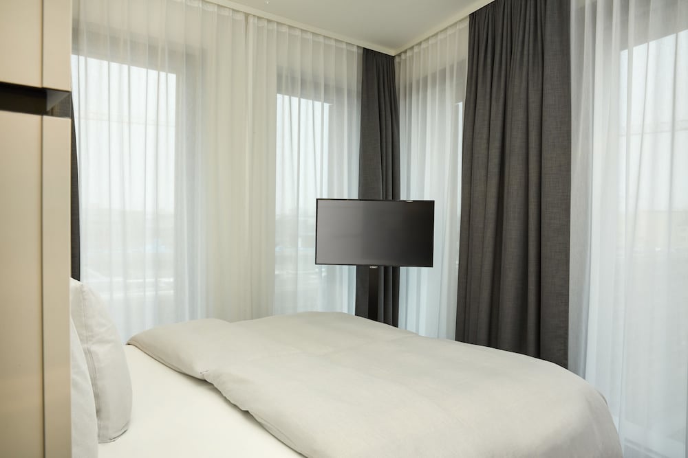 HYPERION Hotel Hamburg — Hotel rooms in Hamburg, Hamburg