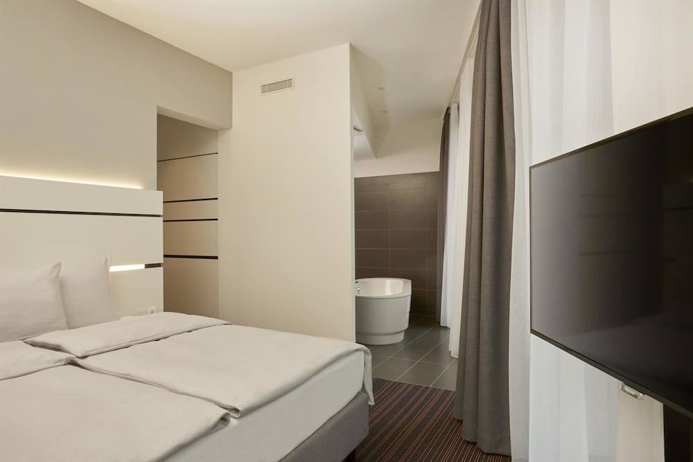 HYPERION Hotel Hamburg — Hotel rooms in Hamburg, Hamburg
