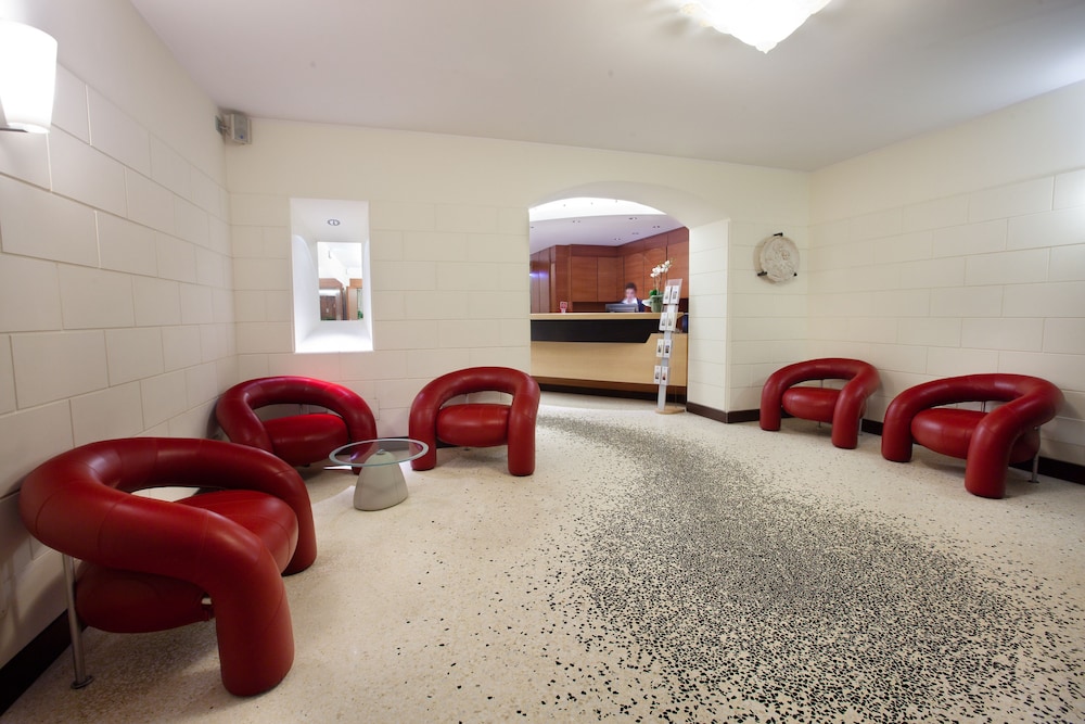Hotel Memphis — Hotel building in Rome, Lazio
