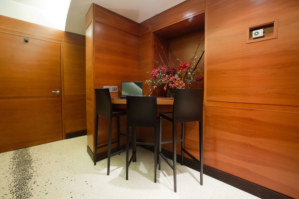 Hotel Memphis — Hotel rooms in Rome, Lazio