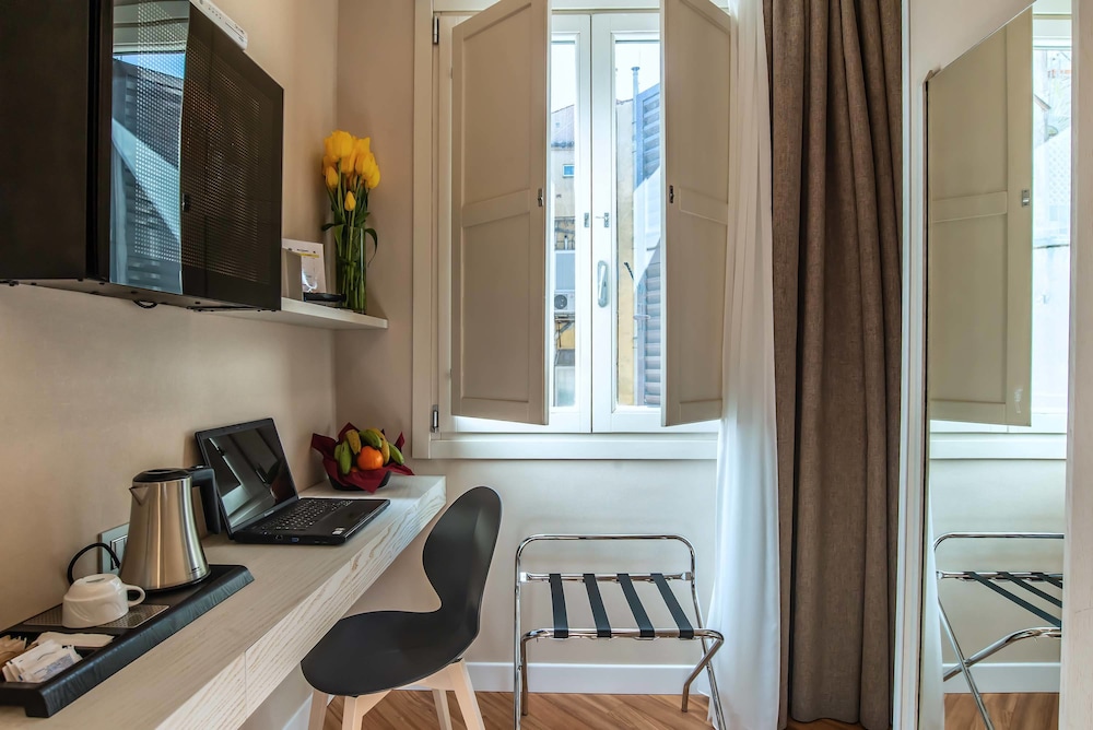 Hotel Memphis — Hotel rooms in Rome, Lazio