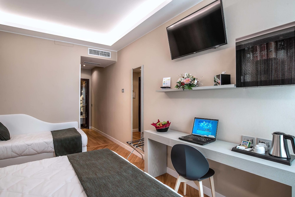 Hotel Memphis — Hotel rooms in Rome, Lazio