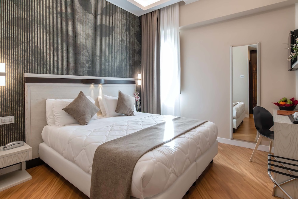 Hotel Memphis — Hotel rooms in Rome, Lazio