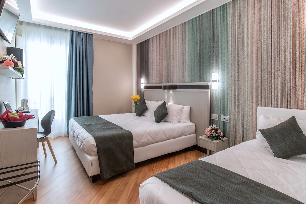 Hotel Memphis — Hotel rooms in Rome, Lazio