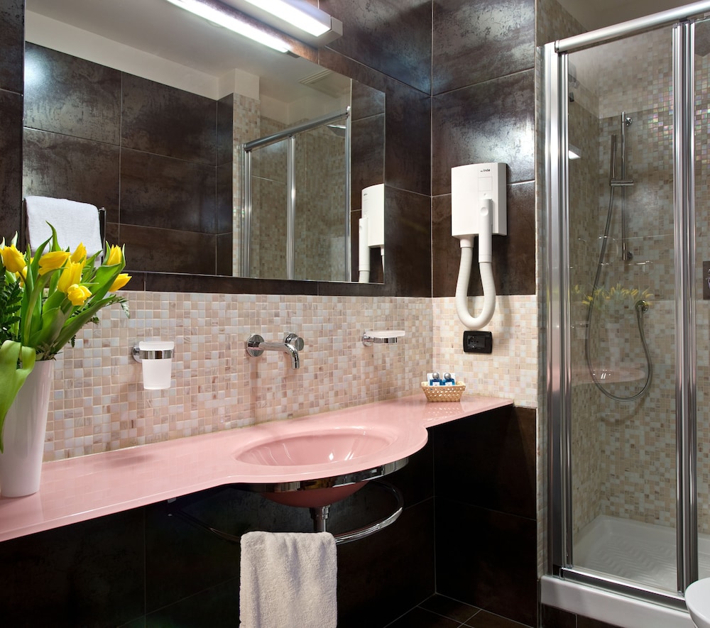 Hotel Memphis — Hotel rooms in Rome, Lazio