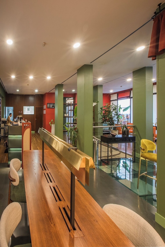 Mercure Roma Centro St. John — Restaurant & bars in Rome, Lazio