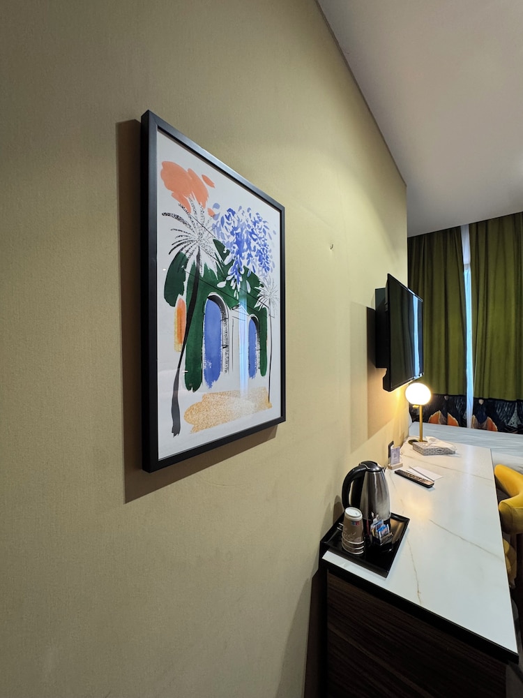 Mercure Roma Centro St. John — Hotel rooms in Rome, Lazio