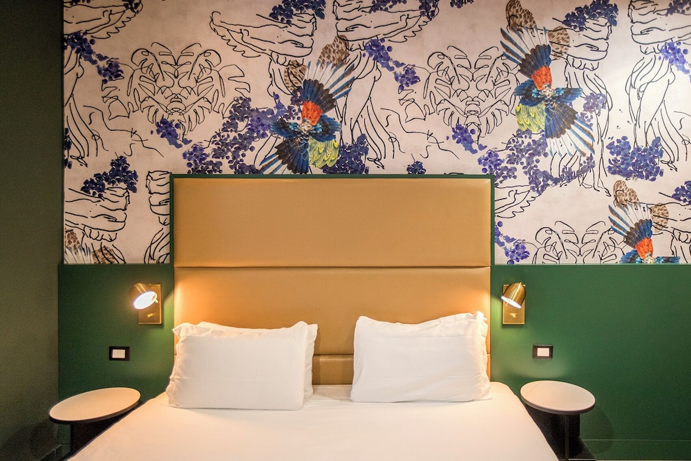 Mercure Roma Centro St. John — Hotel rooms in Rome, Lazio