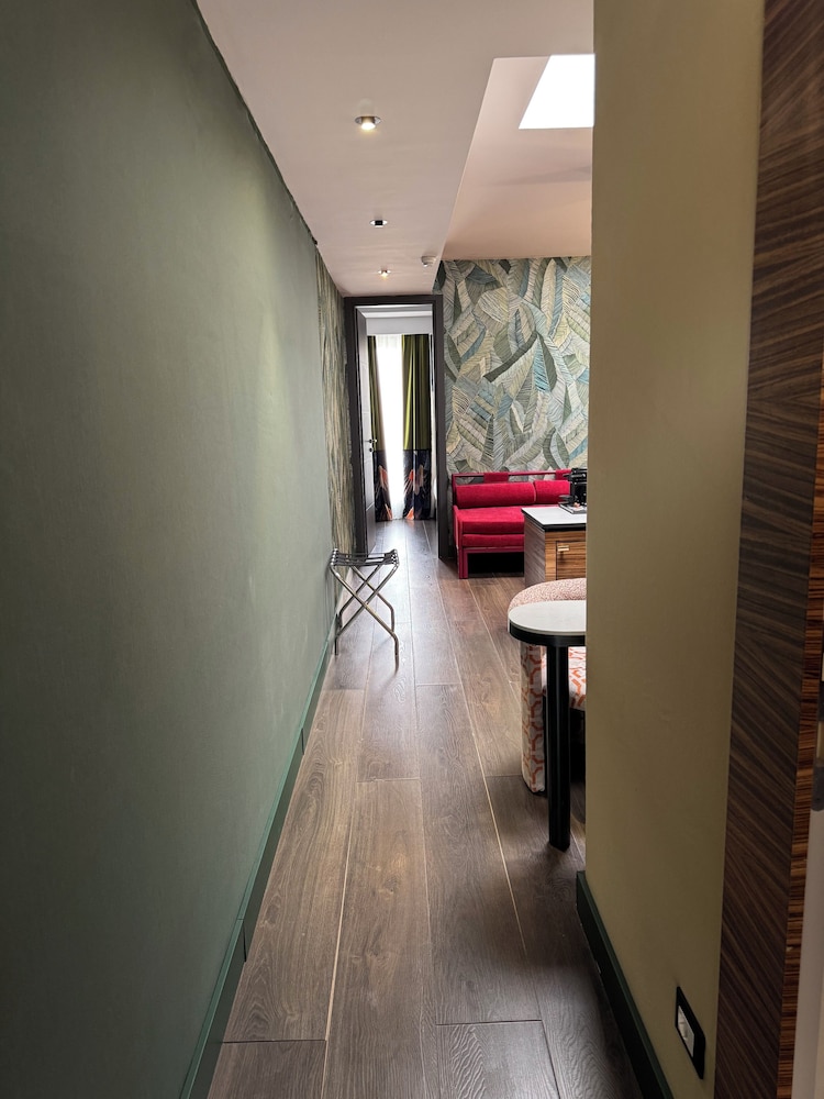 Mercure Roma Centro St. John — Hotel rooms in Rome, Lazio