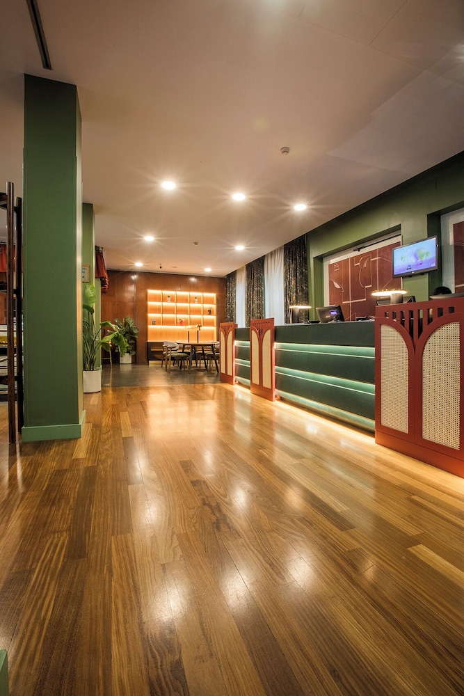 Mercure Roma Centro St. John — Restaurant & bars in Rome, Lazio