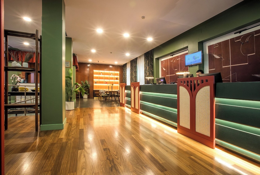Mercure Roma Centro St. John — Restaurant & bars in Rome, Lazio