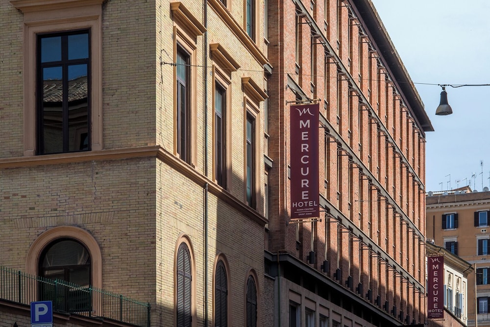 Mercure Roma Centro St. John — Hotel building in Rome, Lazio