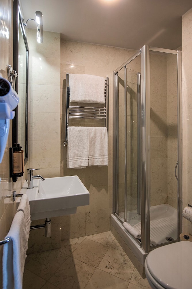 Mercure Roma Centro St. John — Hotel rooms in Rome, Lazio