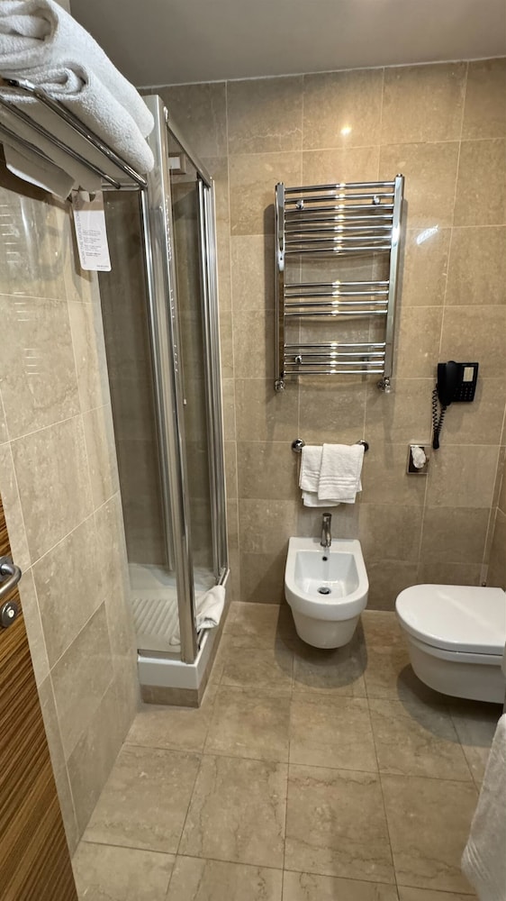 Mercure Roma Centro St. John — Hotel rooms in Rome, Lazio