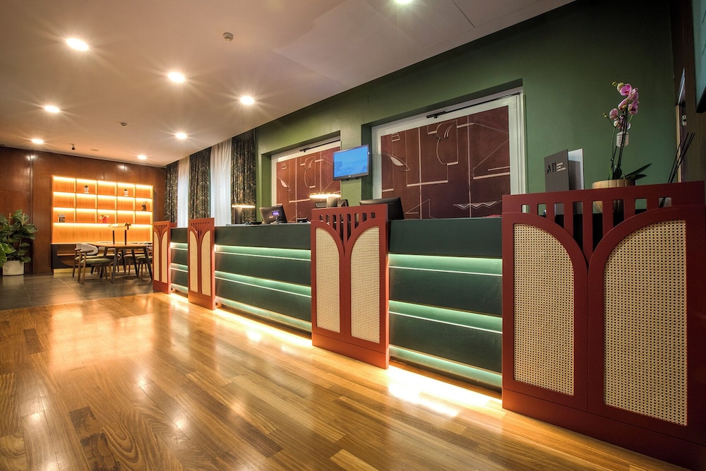 Mercure Roma Centro St. John — Restaurant & bars in Rome, Lazio
