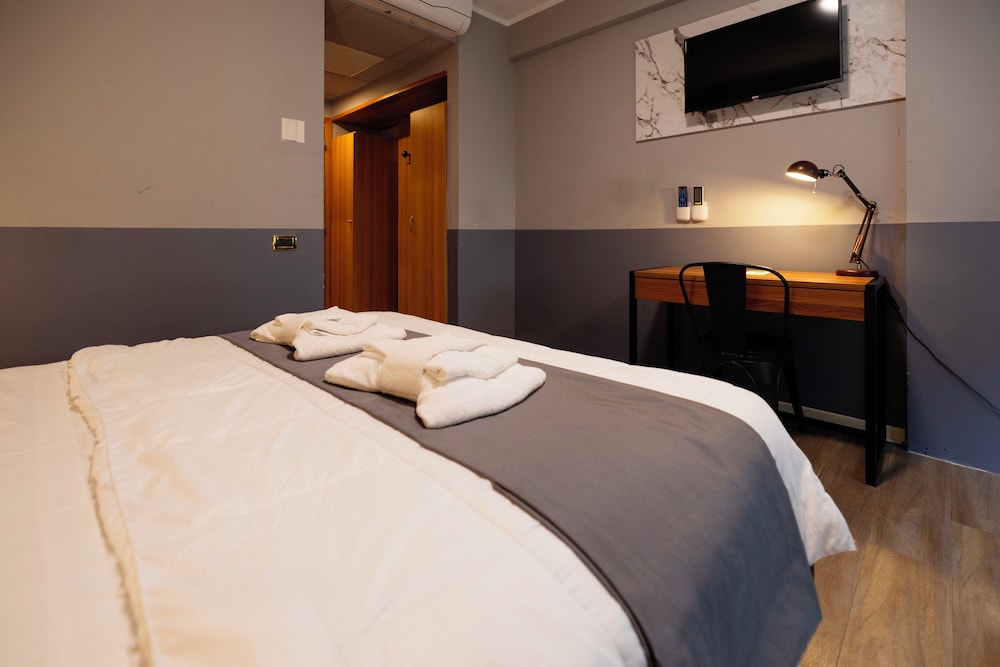 Scheppers Hotel — Hotel rooms in Rome, Lazio