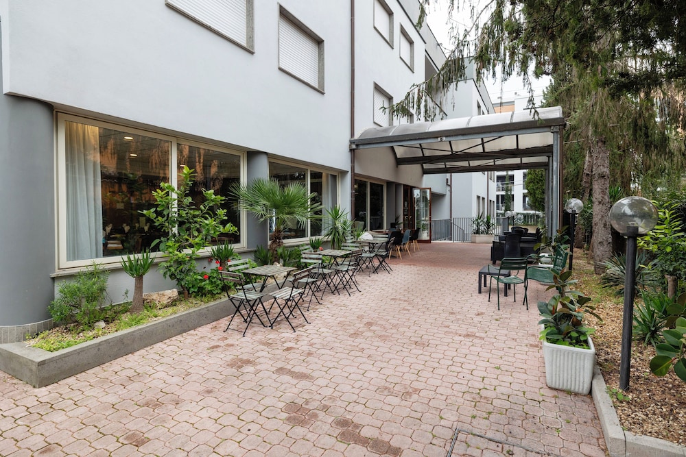 Scheppers Hotel — Hotel building in Rome, Lazio