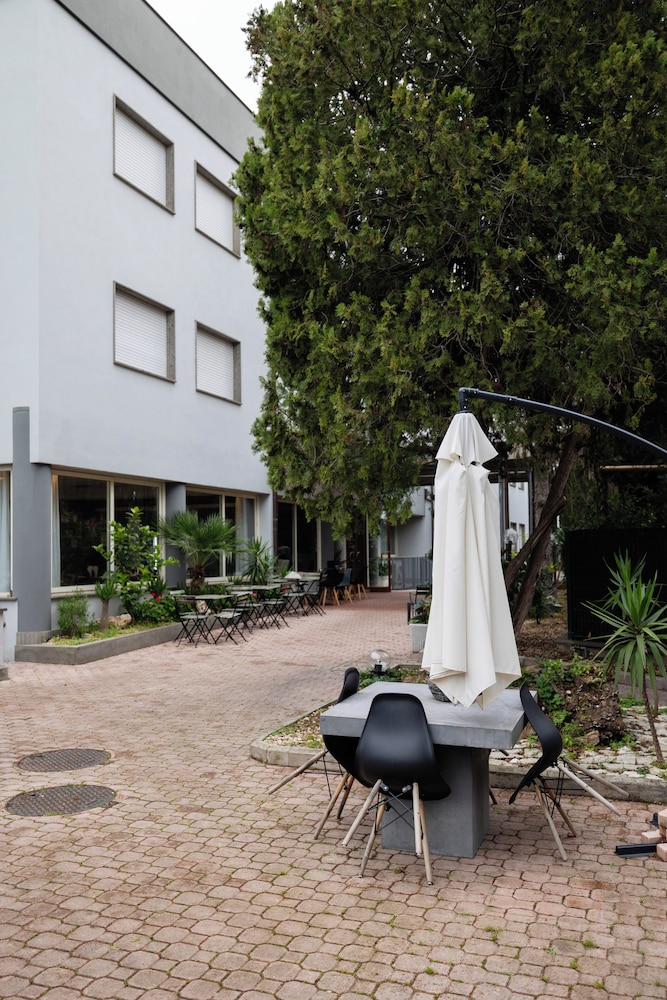 Scheppers Hotel — Hotel building in Rome, Lazio