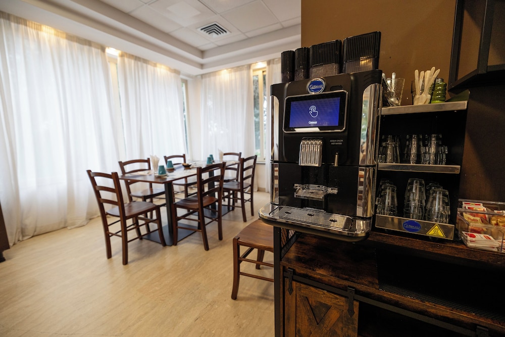 Scheppers Hotel — Restaurant & bars in Rome, Lazio