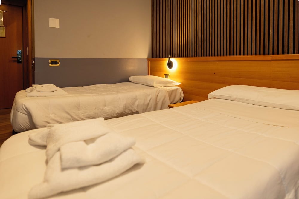 Scheppers Hotel — Hotel rooms in Rome, Lazio