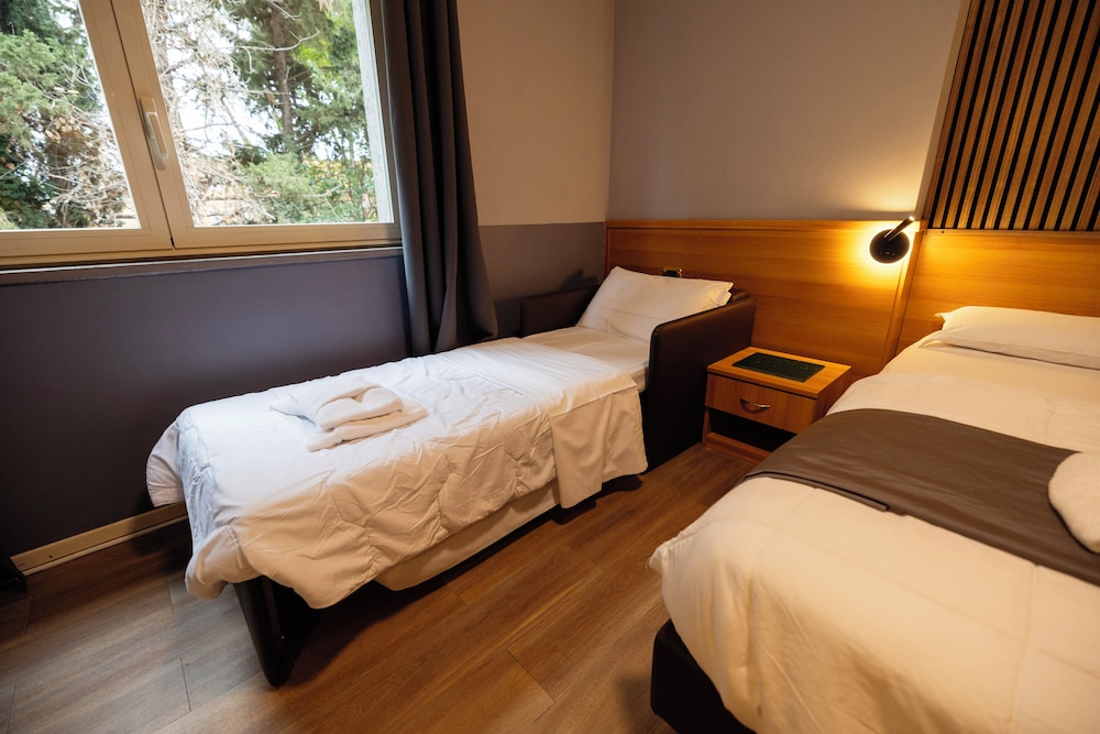 Scheppers Hotel — Hotel rooms in Rome, Lazio