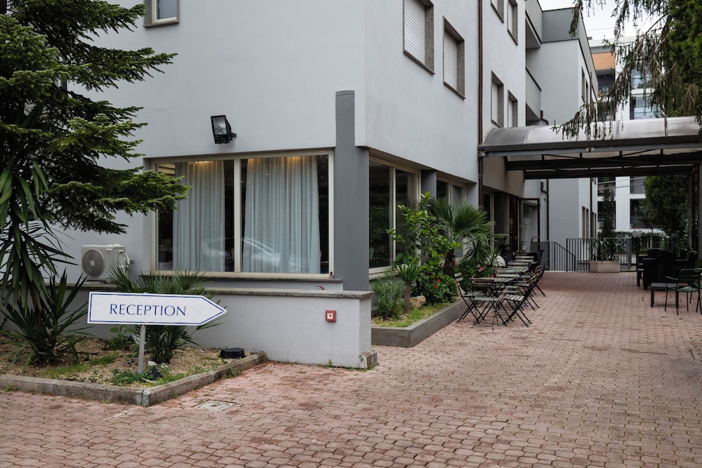 Scheppers Hotel — Hotel building in Rome, Lazio