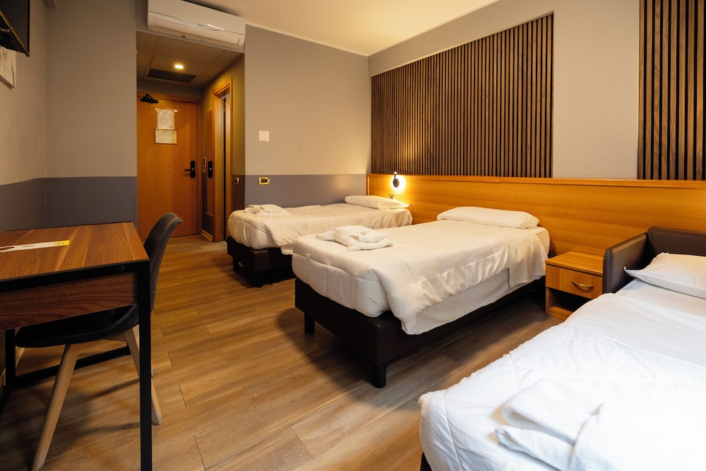 Scheppers Hotel — Hotel rooms in Rome, Lazio