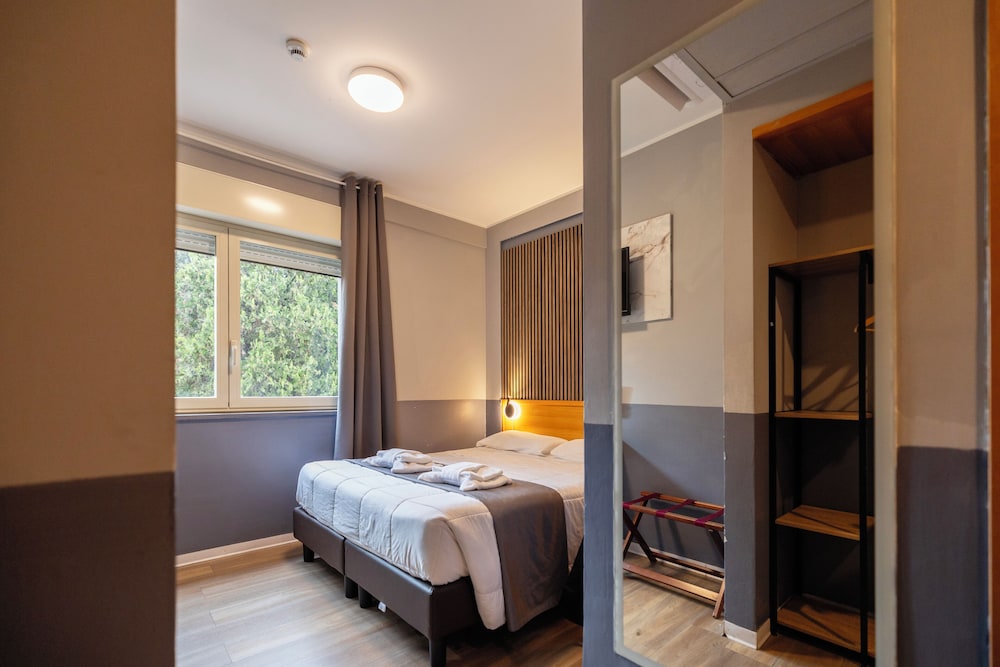 Scheppers Hotel — Hotel rooms in Rome, Lazio