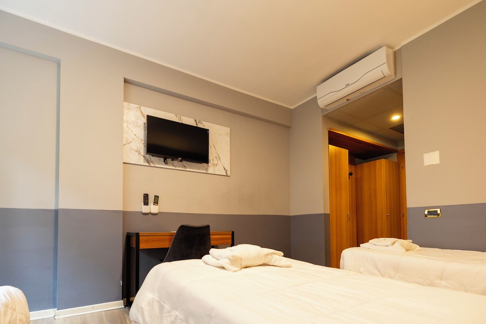 Scheppers Hotel — Hotel rooms in Rome, Lazio