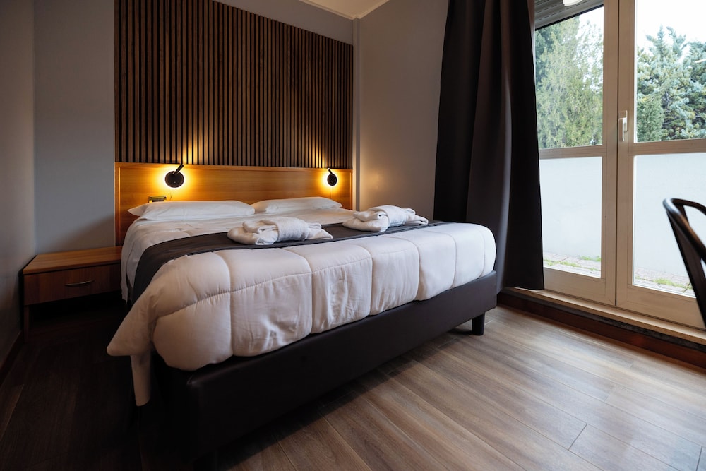 Scheppers Hotel — Hotel rooms in Rome, Lazio
