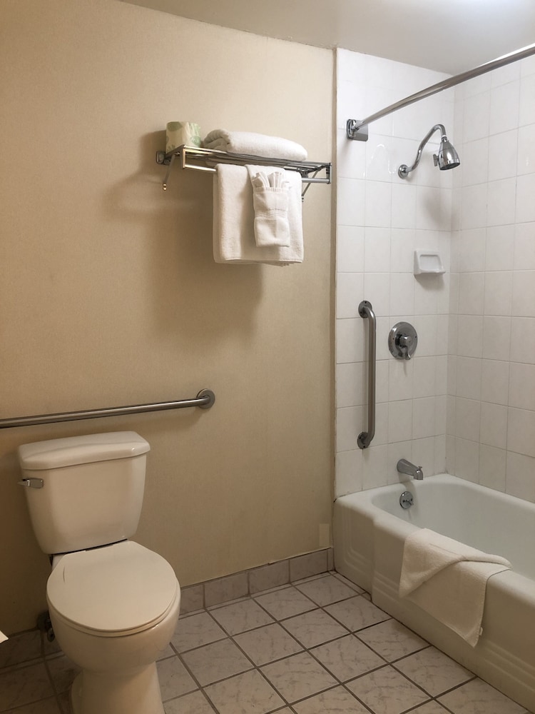 Mikado Hotel - Universal Studios/Burbank — Hotel rooms in North Hollywood, California