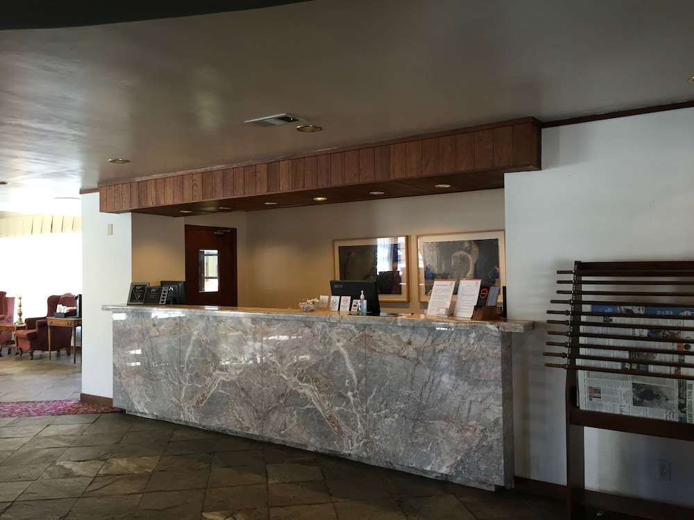 Mikado Hotel - Universal Studios/Burbank — Hotel building in North Hollywood, California