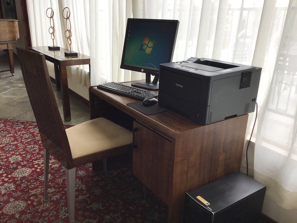 Mikado Hotel - Universal Studios/Burbank — Hotel rooms in North Hollywood, California