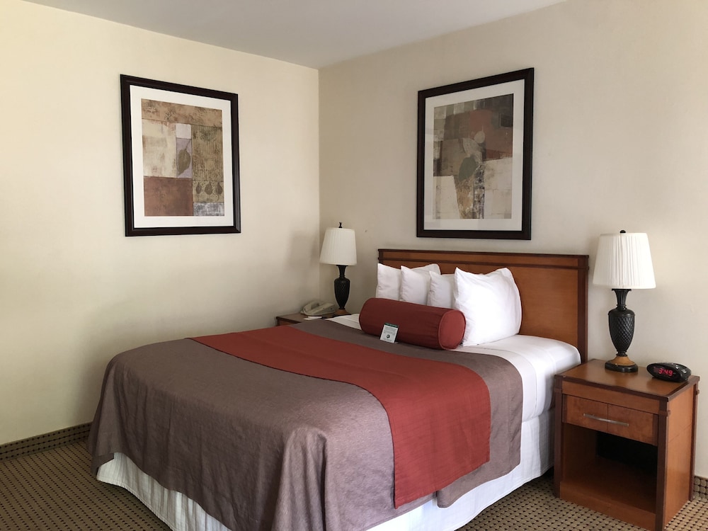 Mikado Hotel - Universal Studios/Burbank — Hotel rooms in North Hollywood, California