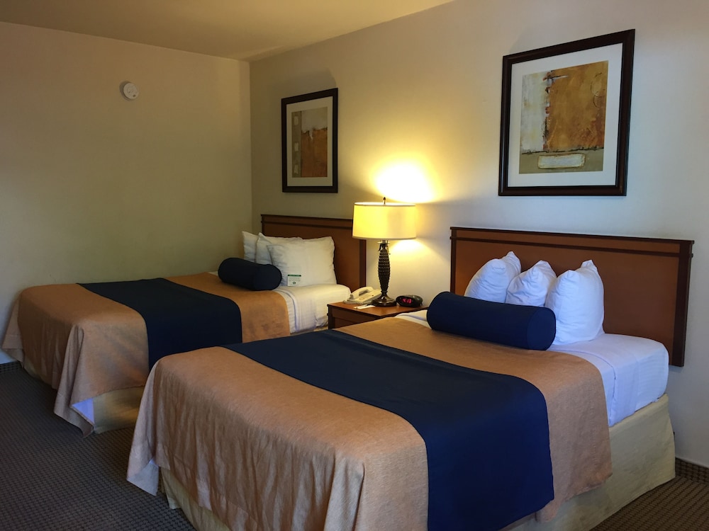 Mikado Hotel - Universal Studios/Burbank — Hotel rooms in North Hollywood, California