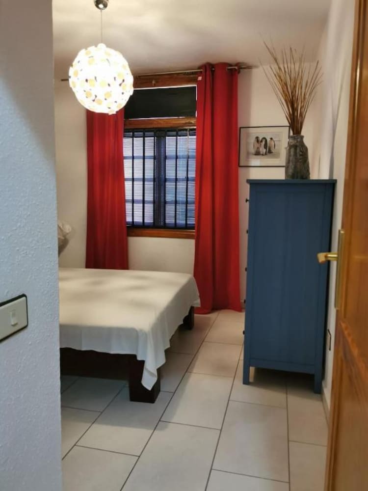 Apartamentos Malibu Park — Hotel rooms in Costa Adeje, Canary Islands
